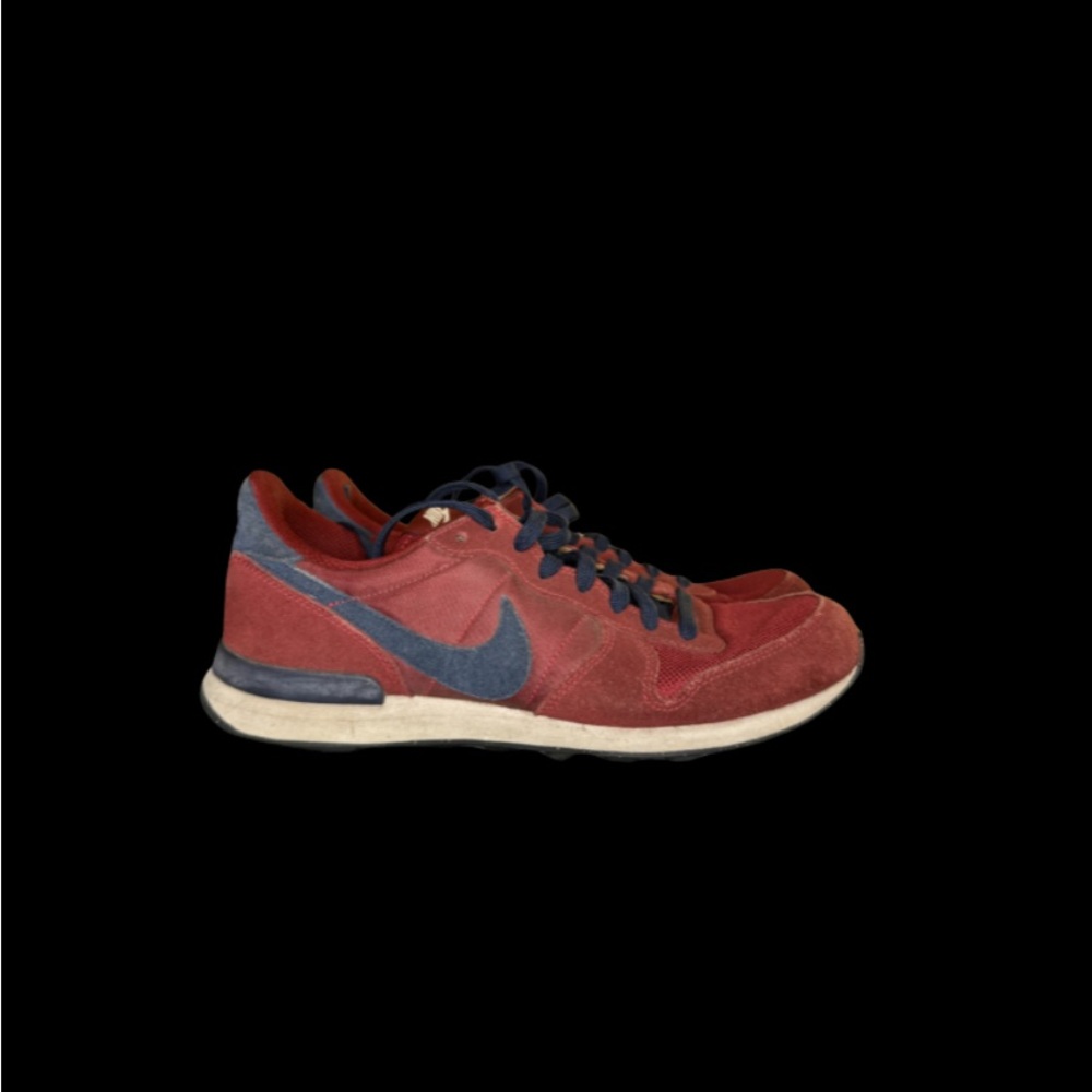 Nike internationalist sneakers